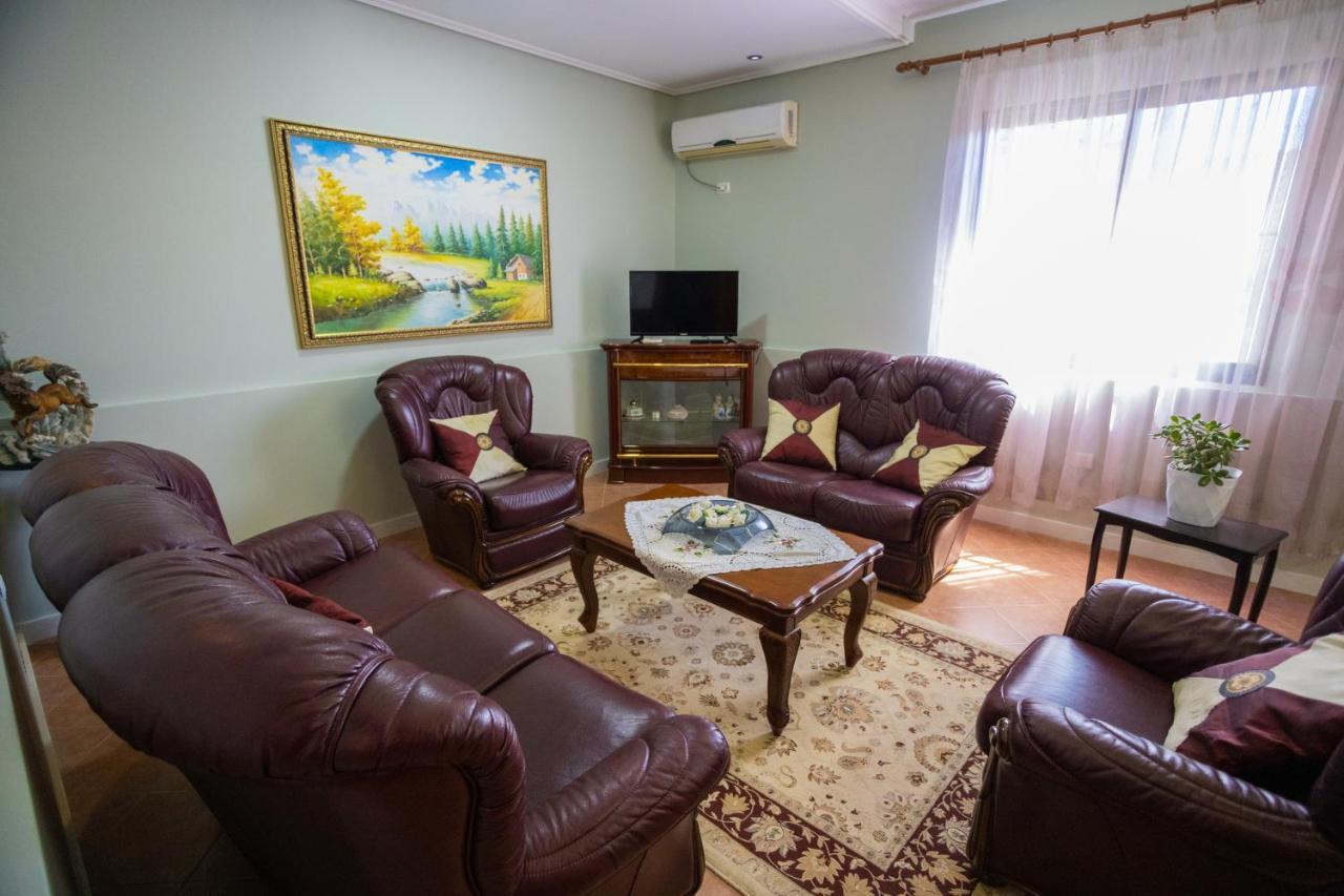 Vila Aulona Vlorë 외부 사진